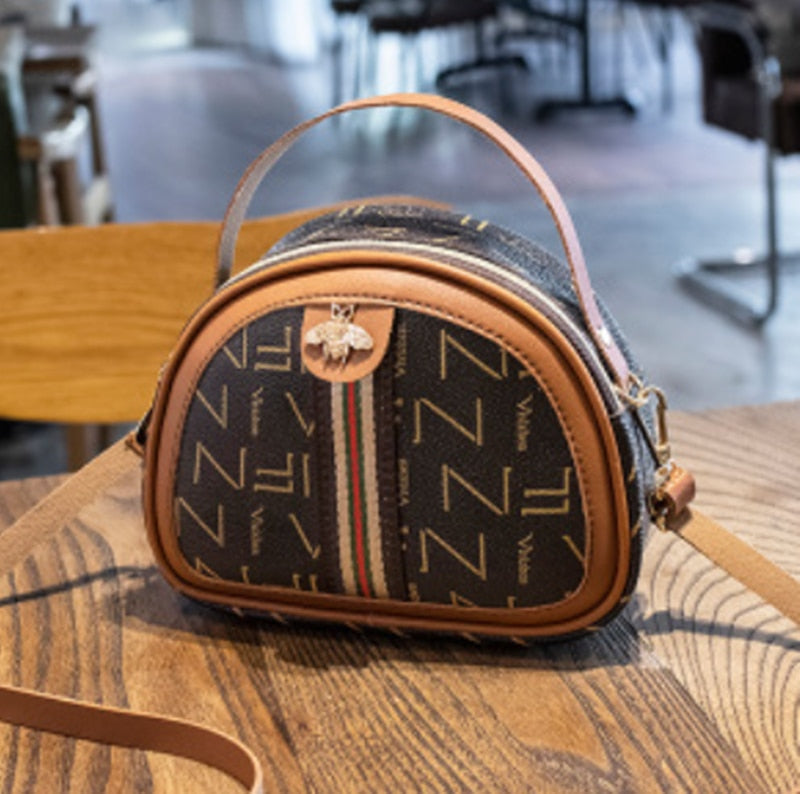 Women Shoulder Bag New Printed Letter Bee Messenger Bag Famous Design Versatile Fashion Casual Crossbody Bag Lady Handbag Clutch