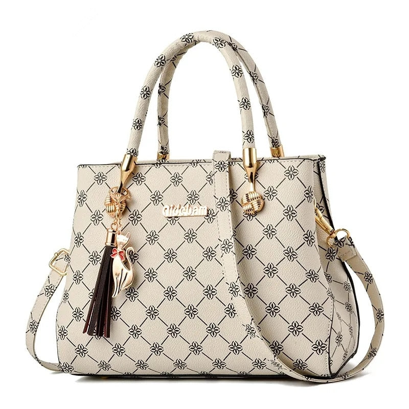 Women's handbag. New trendy, fashionable and versatile net red atmospheric shoulder bag. Popular handbags.